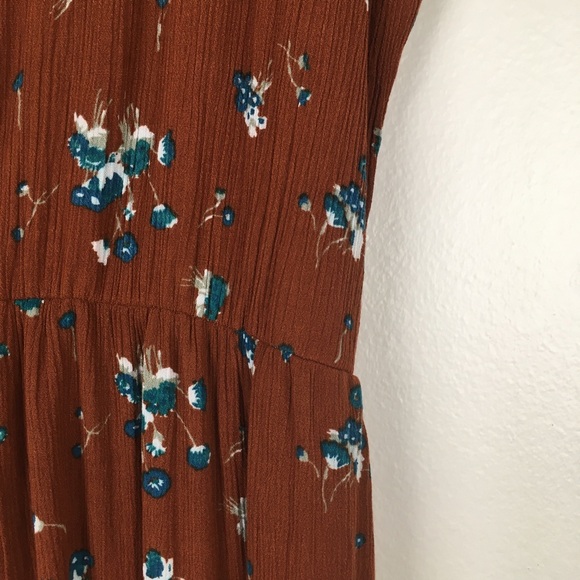 Wayf V-Neck Gauzy Floral Short Sleeve Maxi Dress in Brown - Picture 6 of 11